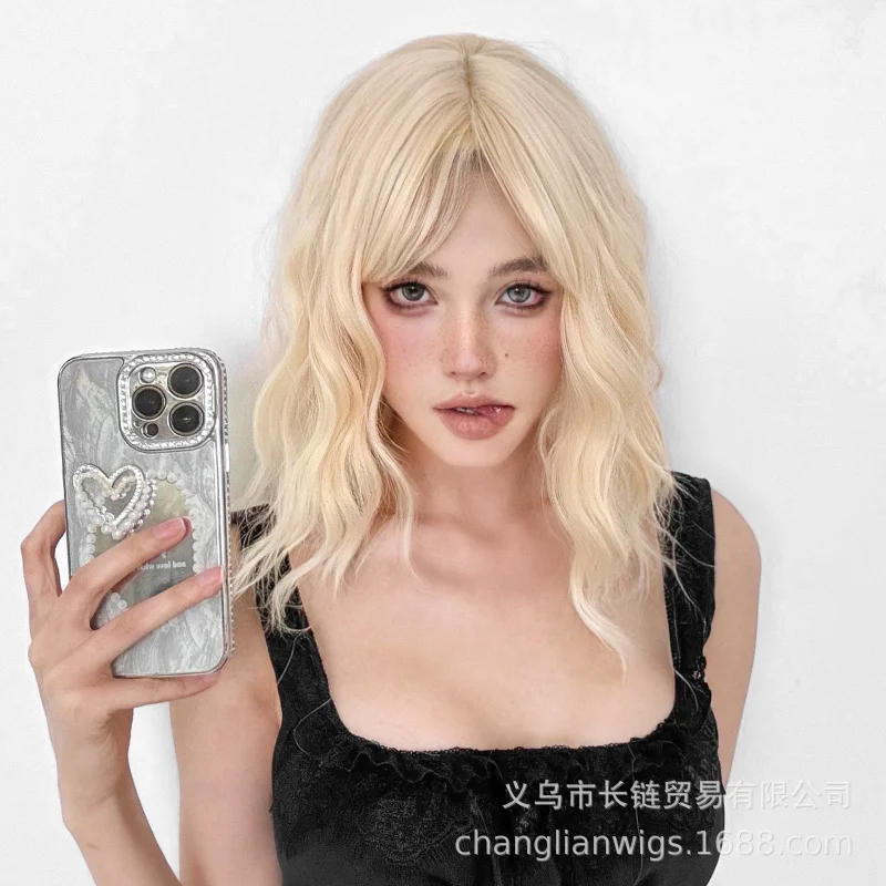 

Парик в стиле интернет-знаменитостей, теплый платиновый цвет, с челкой, праздничный стиль, образ принцессы, полностью закрывает голову.