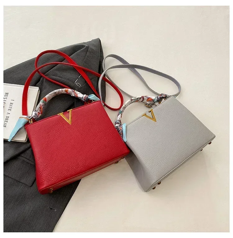 Nuova borsa da donna di marca di lusso: grana di litchi, accento sciarpa di seta, spalla/tracolla versatile, stile di fascia alta