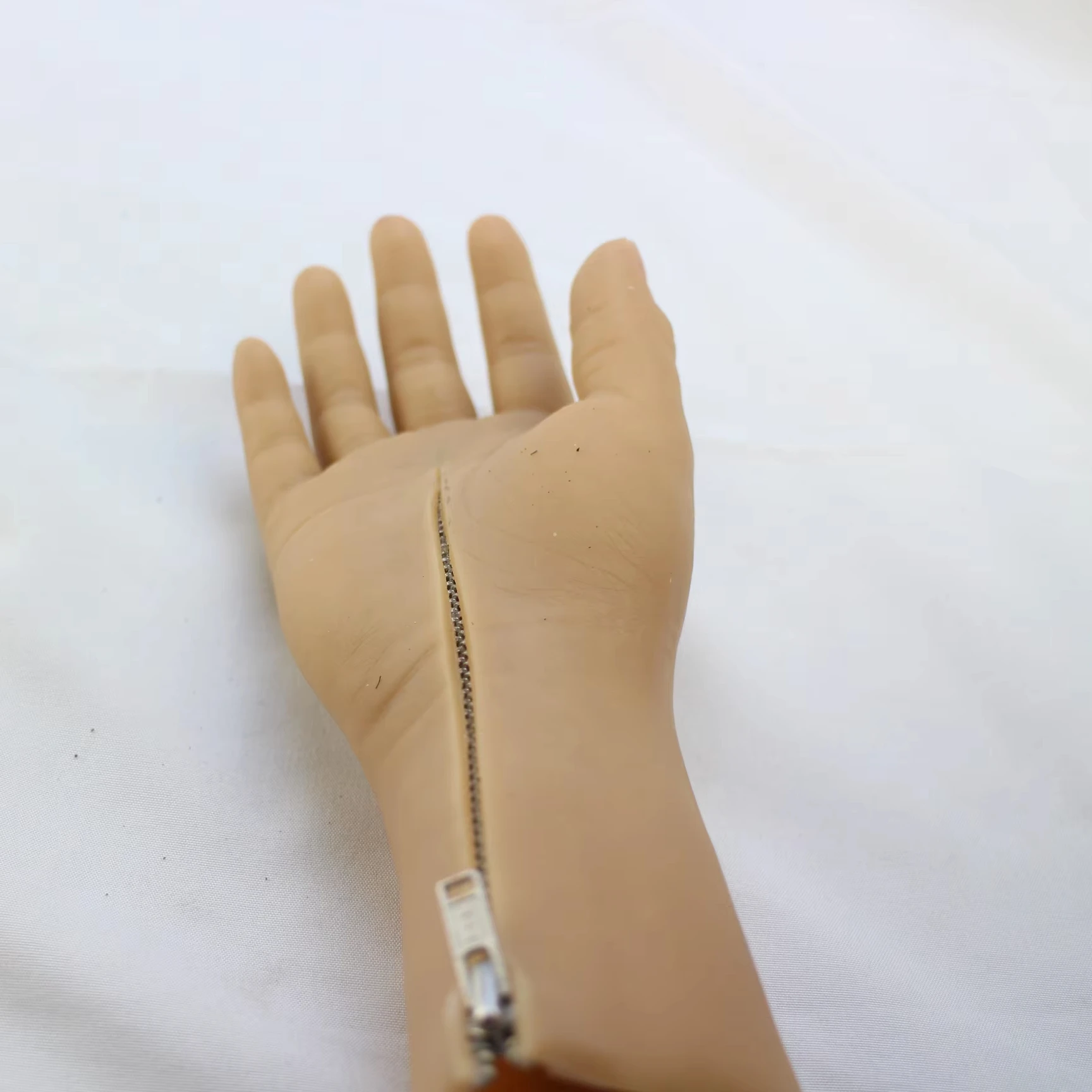 Silicone Cosmetic Gloves ( with Zipper and Filler ) for Amputee Hot Sale Pass security testing Pull-On  CGFZ