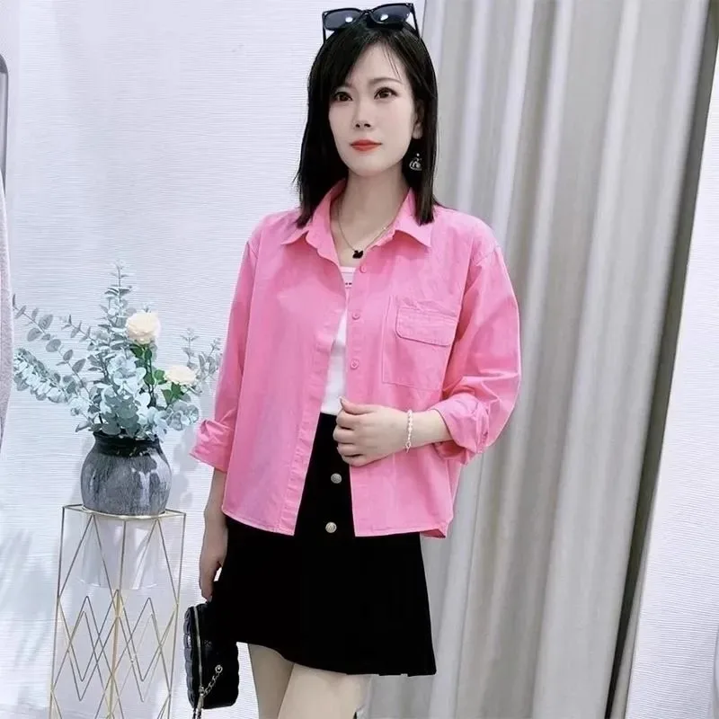 

Женская милая розовая короткая рубашка-жакет с разрезом сзади, повседневная тонкая блузка на пуговицах
