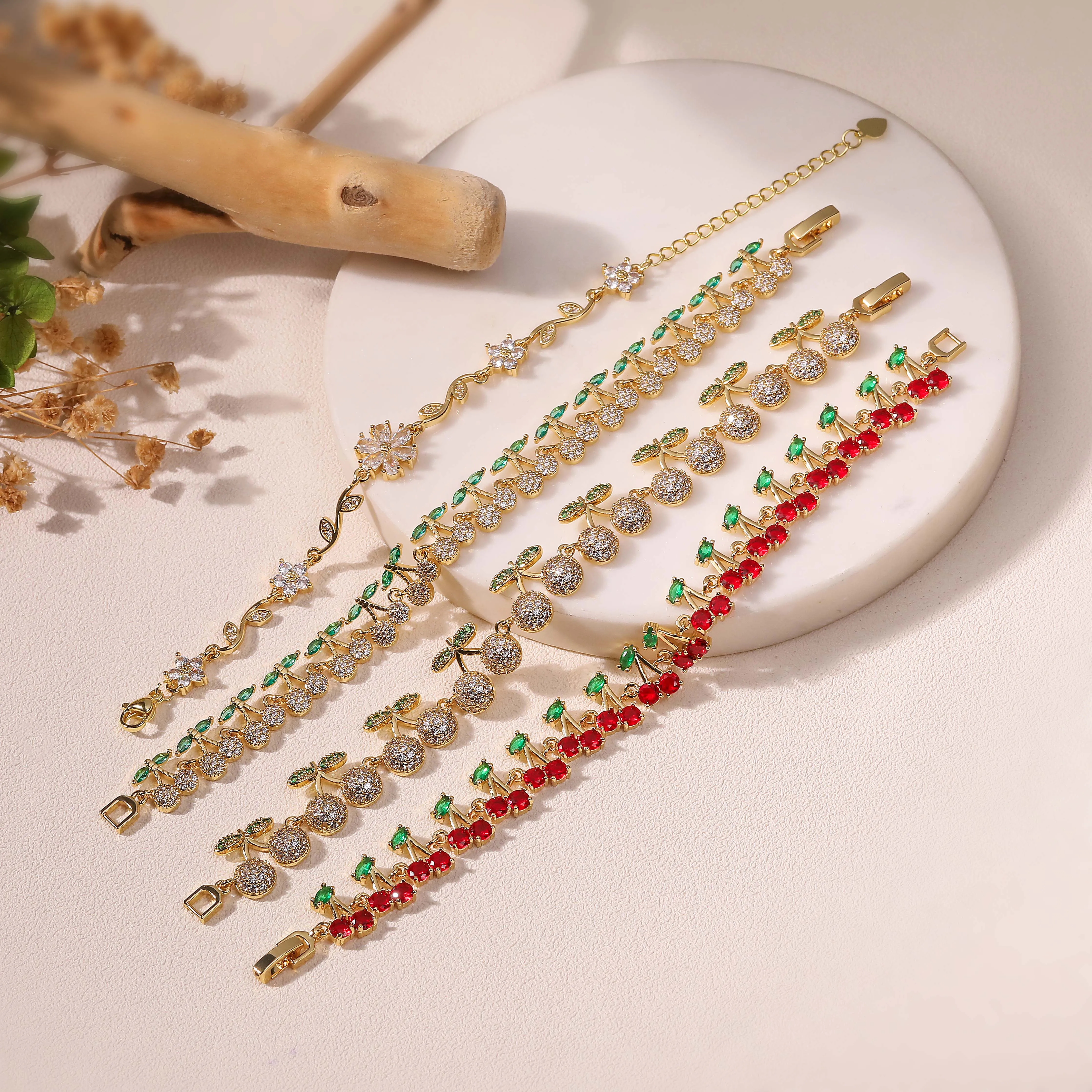 18K Vergoldetes Messing Süßes und Niedliches Verstellbares Kirschblüten-Zirkon-Armband für Damenschmuck Geburtstagsgeschenk 1 Stück