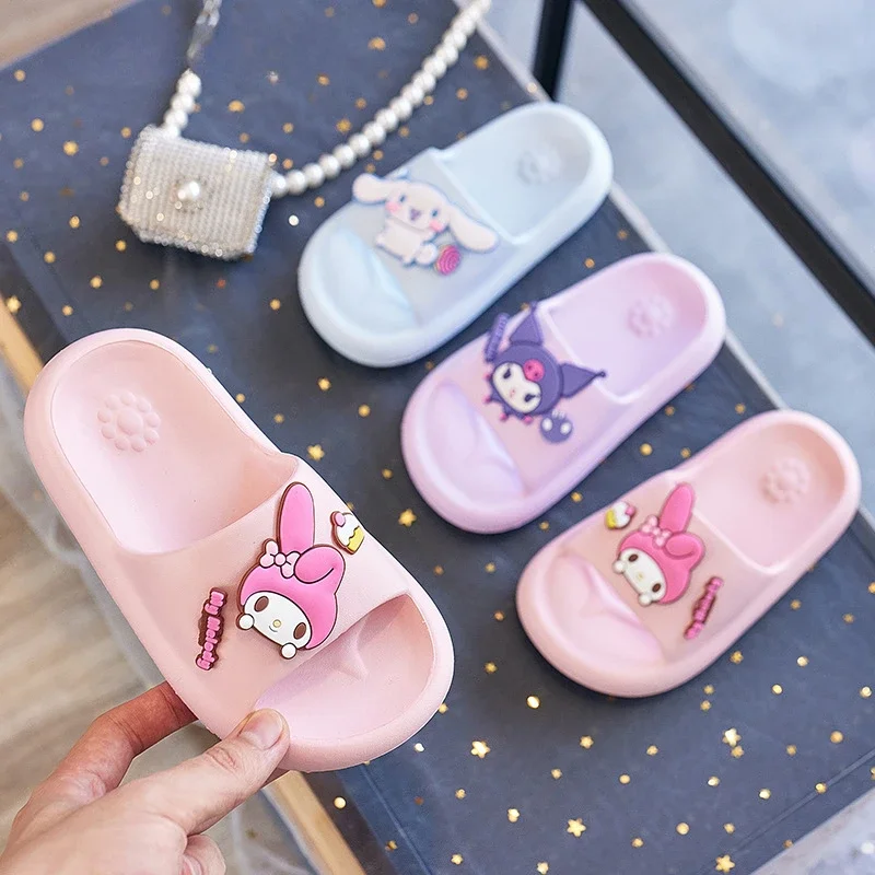 Sanrio pantofole antiscivolo con suola morbida per bambini pantofole da bagno per ragazzi e ragazze scarpe Casual per la casa del bambino Super