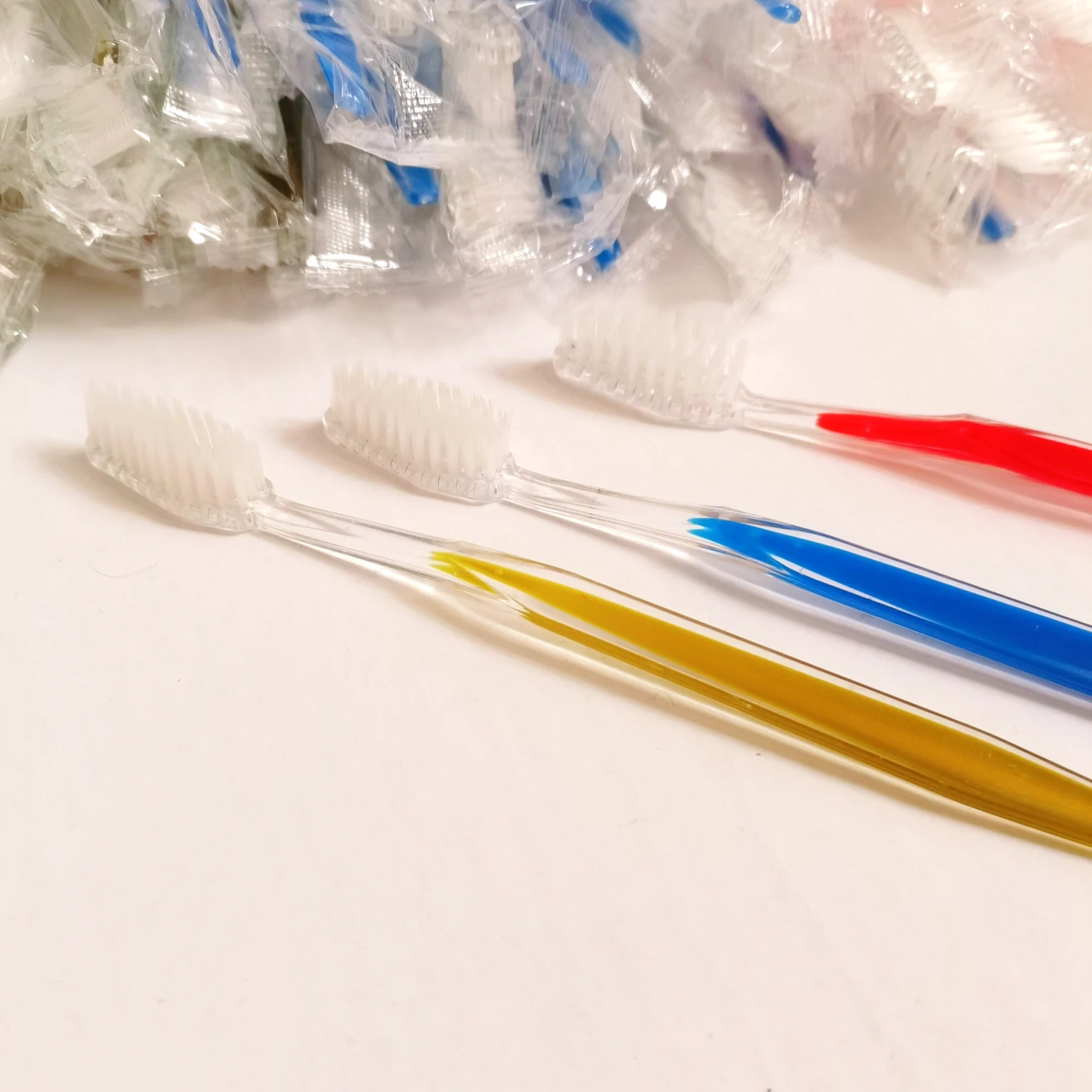 Free Shipping Mix Color Toothbrush Wholesale for Hotel Travel Camping Hiking Hospital Dental Kit Oral Care