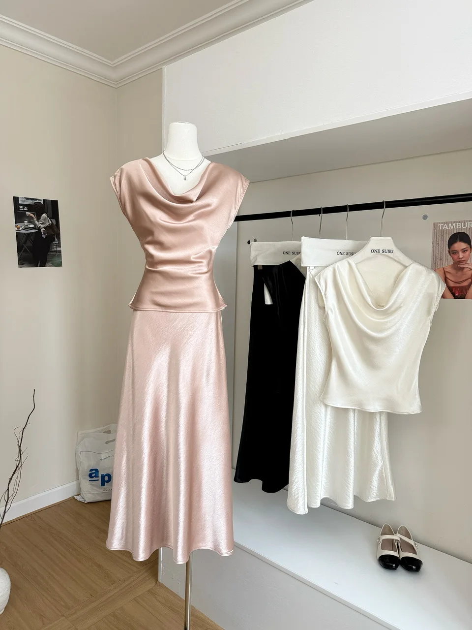 Women's Summer Elegant Acetate Two Pieces Skirt Set Lady Satin Swinging Collar Sleeveless Slim Tank Top + Long Skirt view 2