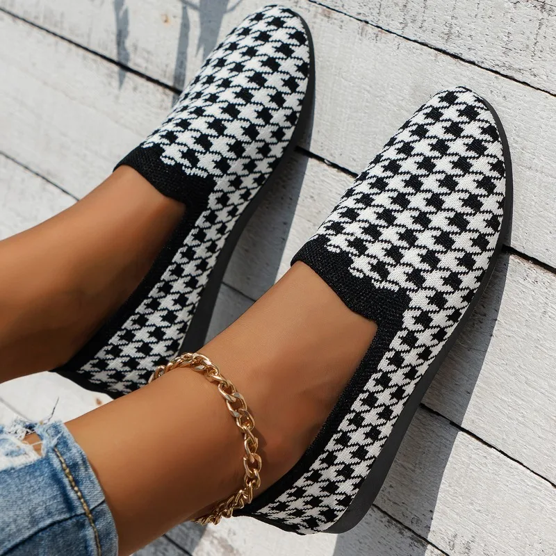 

New Round Toe Flat Shoes Female Shallow Mouth Sports Footwear Women Walking Knitting Sandals Plaid Print Loafers Plus Size 36-43