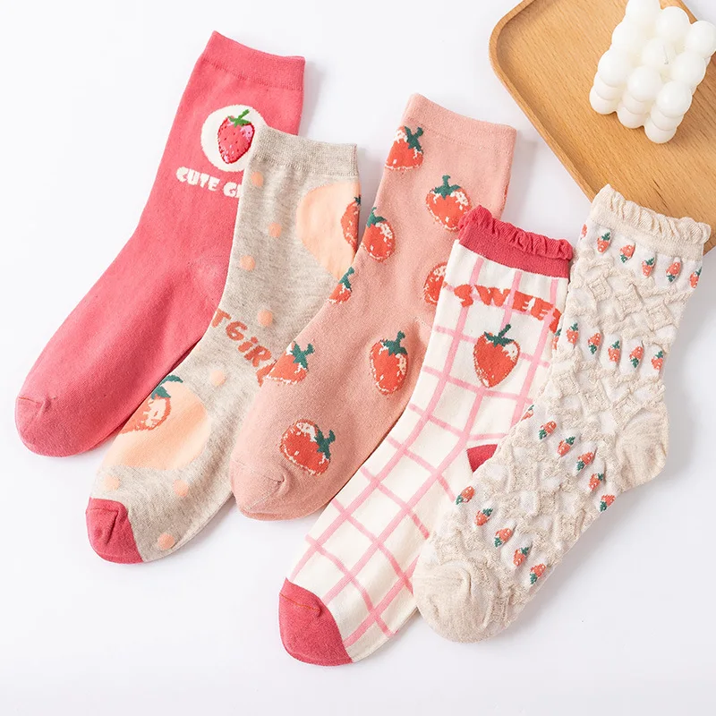 2022 New Red Strawberry Embroidery Cotton Socks For Women Autumn Winter Lovely Loose Socks Korean Japanese Girls Harajuku Socks