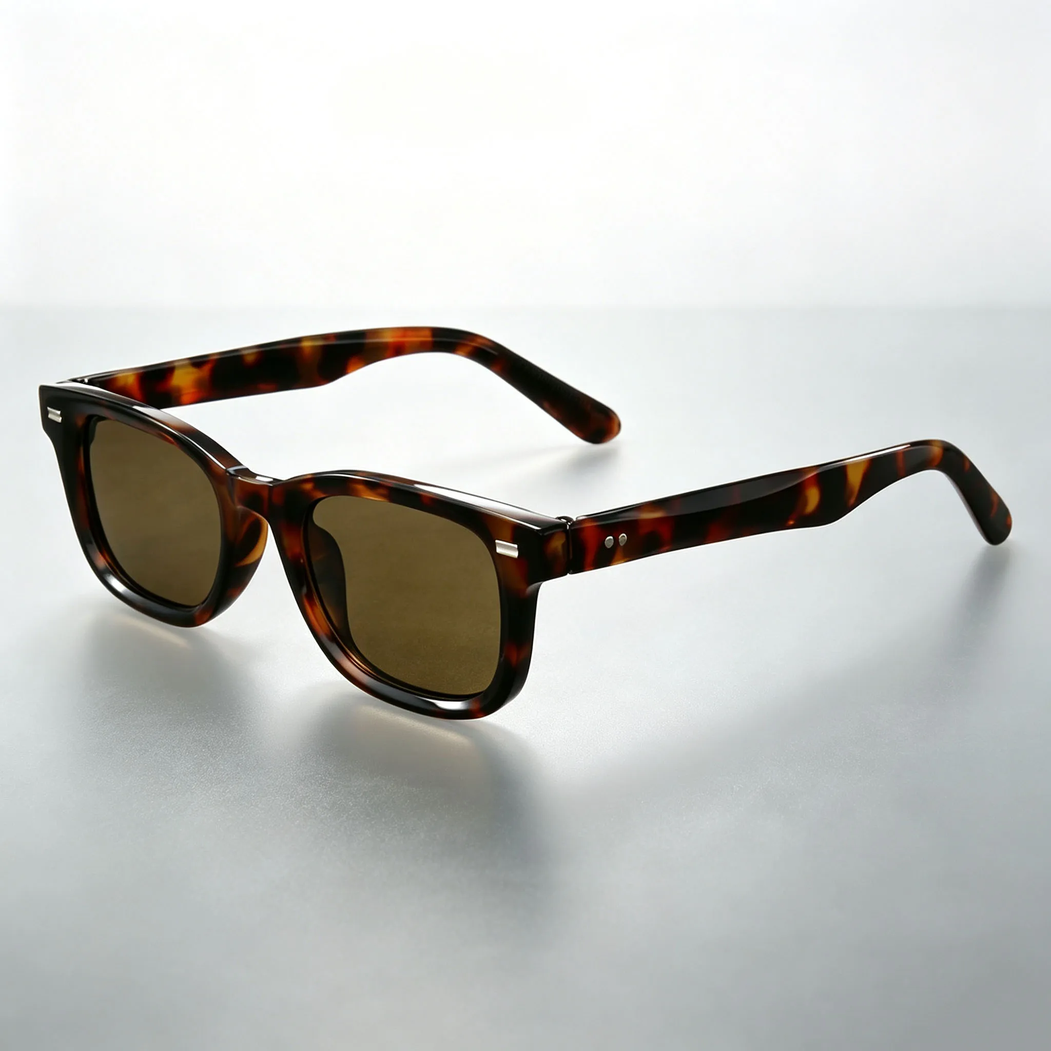 Retro Square Sunglasses UV400 Outdoor Fashion Men's Rivet Shades Green Women's Sunscreen Glasses for Travel And Cycling