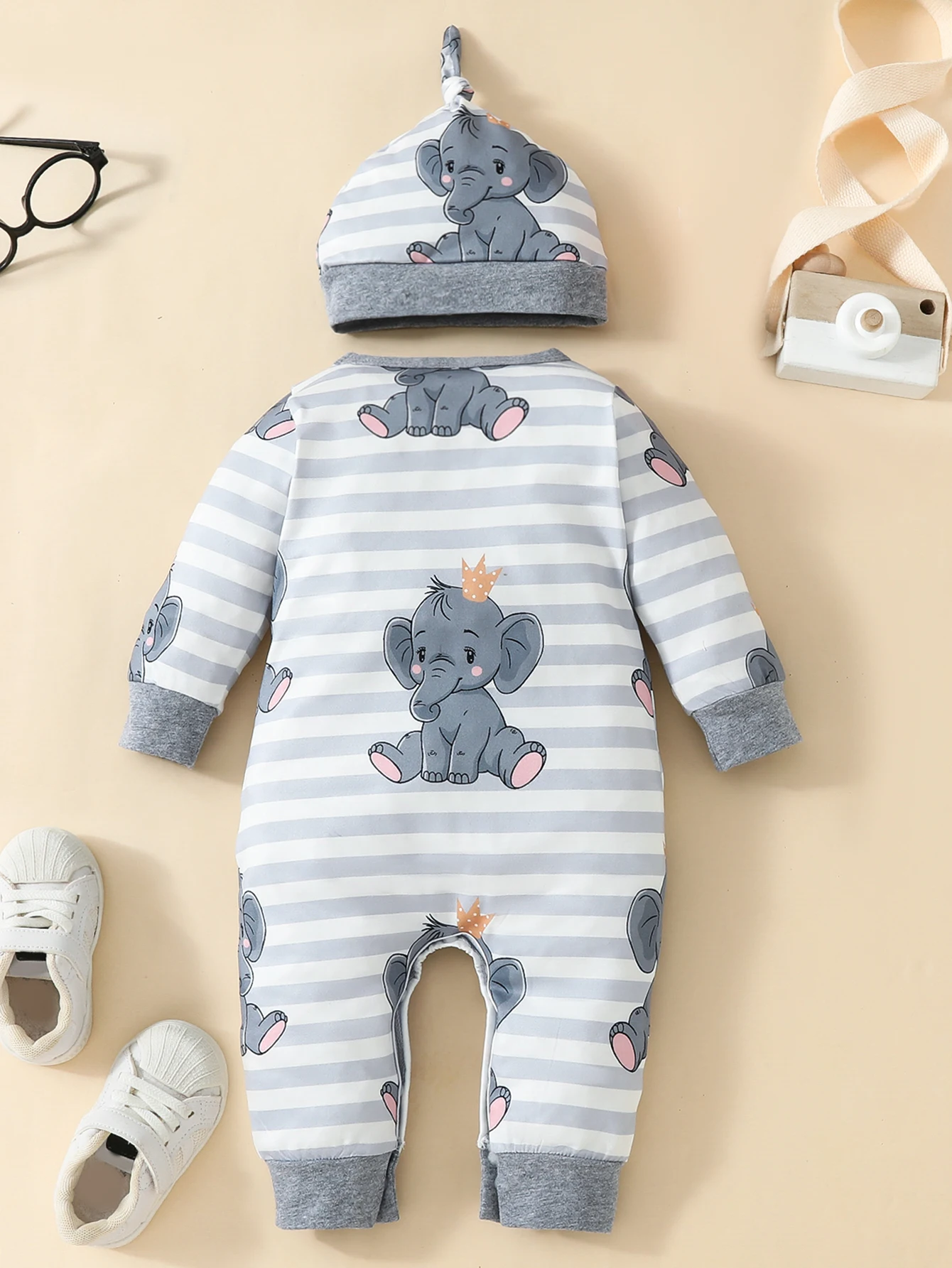 Urocze body niemowlęce Elephant-Print Romper + kapelusz, przytulna mieszanka bawełny, zatrzaski do łatwej zmiany,