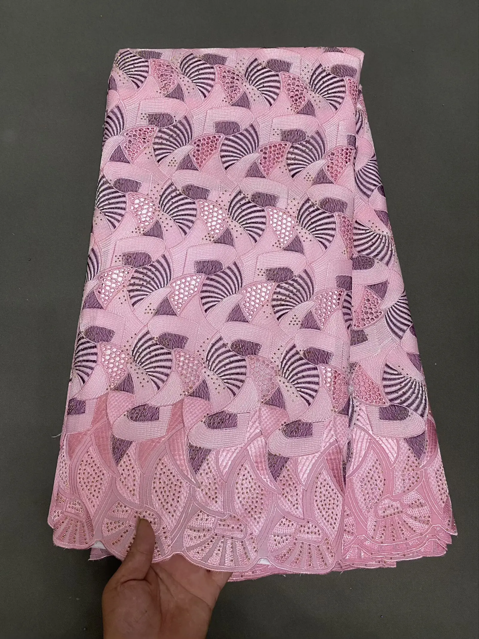 حار بيع أحدث الأفريقي النيجيري فرنسا السويسري أقمشة الدانتيل بالحجارة 2025 الراقية القطن للعروس حفل زفاف خياطة فساتين