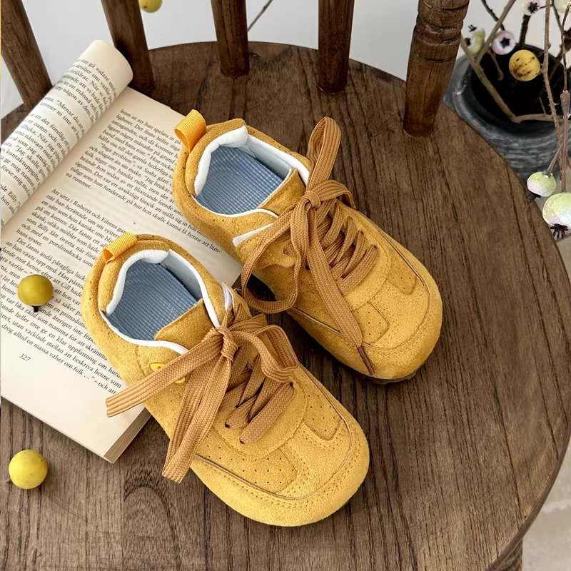 Little Girls Cool Color Casual Sneakers 2026 New Autumn Kids Retro Barefoot Trainers Soft Sole Comfort Versatile School Footwear