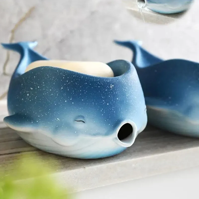 

Ceramic Drain Soap Box Luxury Creative Whale Shaped Soap Holder Home Kitchen Bathroom Accessories Soap Storage Rack 2024 New