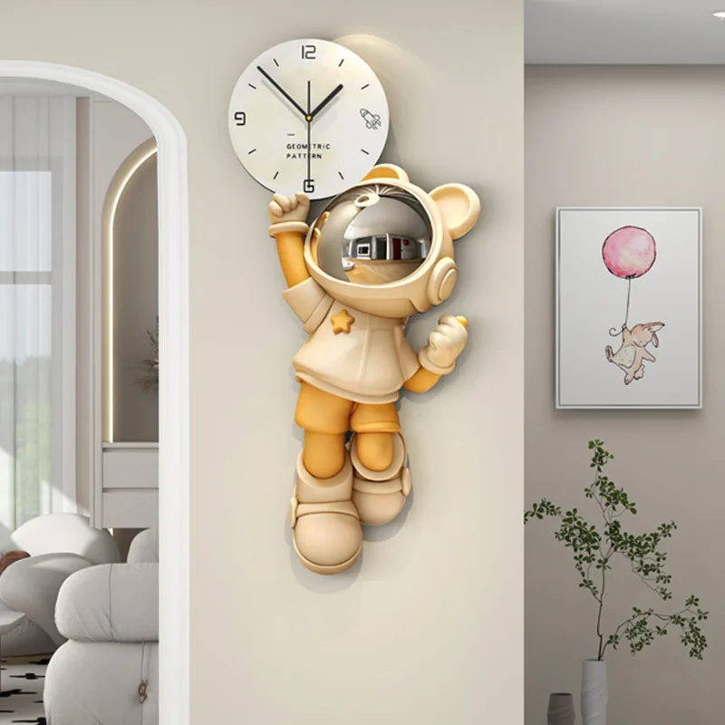 

Minimalist astronaut cartoon clock