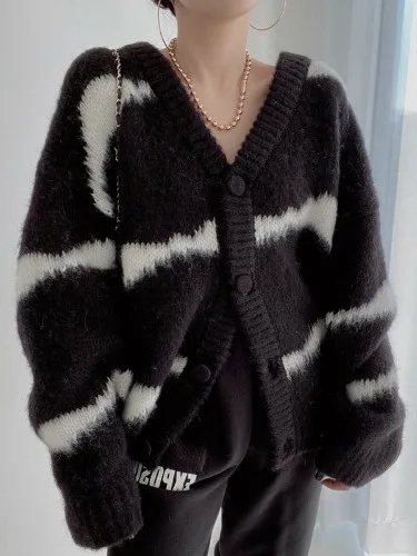 2025 봄 가을 신상 부드럽고 편안한 빈티지 고급 푸푸 니트 롱 스웨터 여성용 가디건 V넥 싱글 버튼