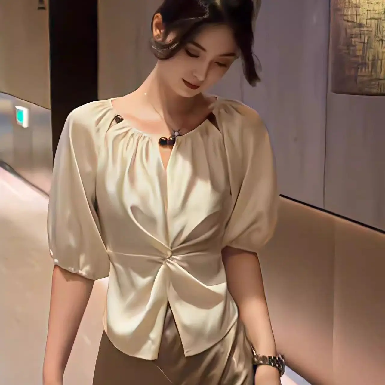 

Summer Popular & Beautiful Stain Short-sleeved Blouse For Women French Elegant Ladies' Clothing Niche High-end Top New Shirts