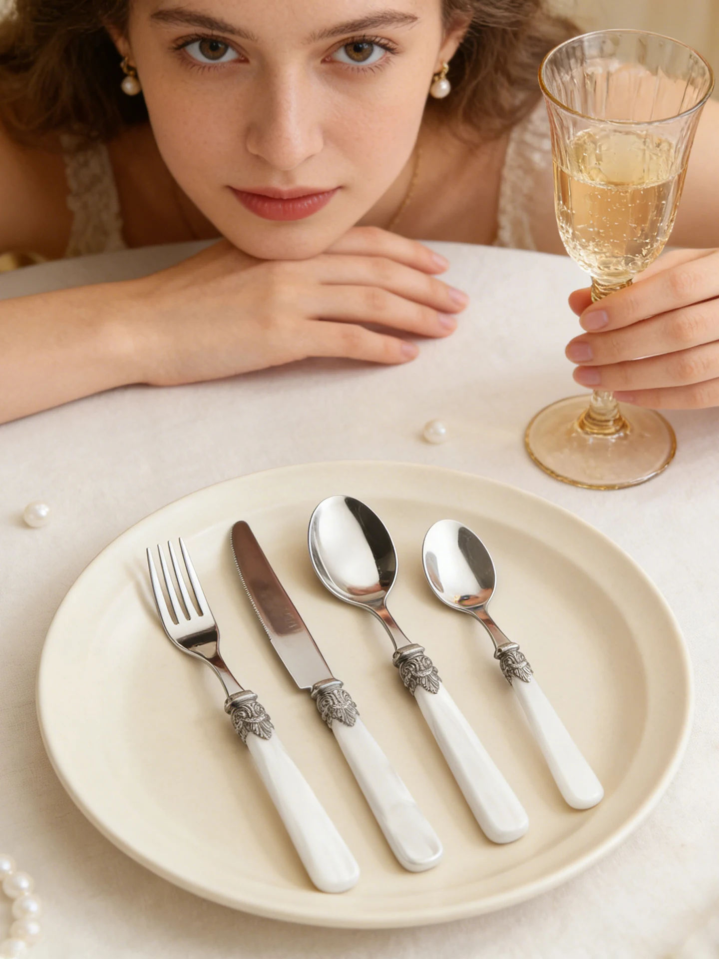 

Набор столовых приборов из нержавеющей стали с ручками из перламутра серии «Наполеон» для стейков, высококачественные европейские столовые приборы для изысканных ужинов