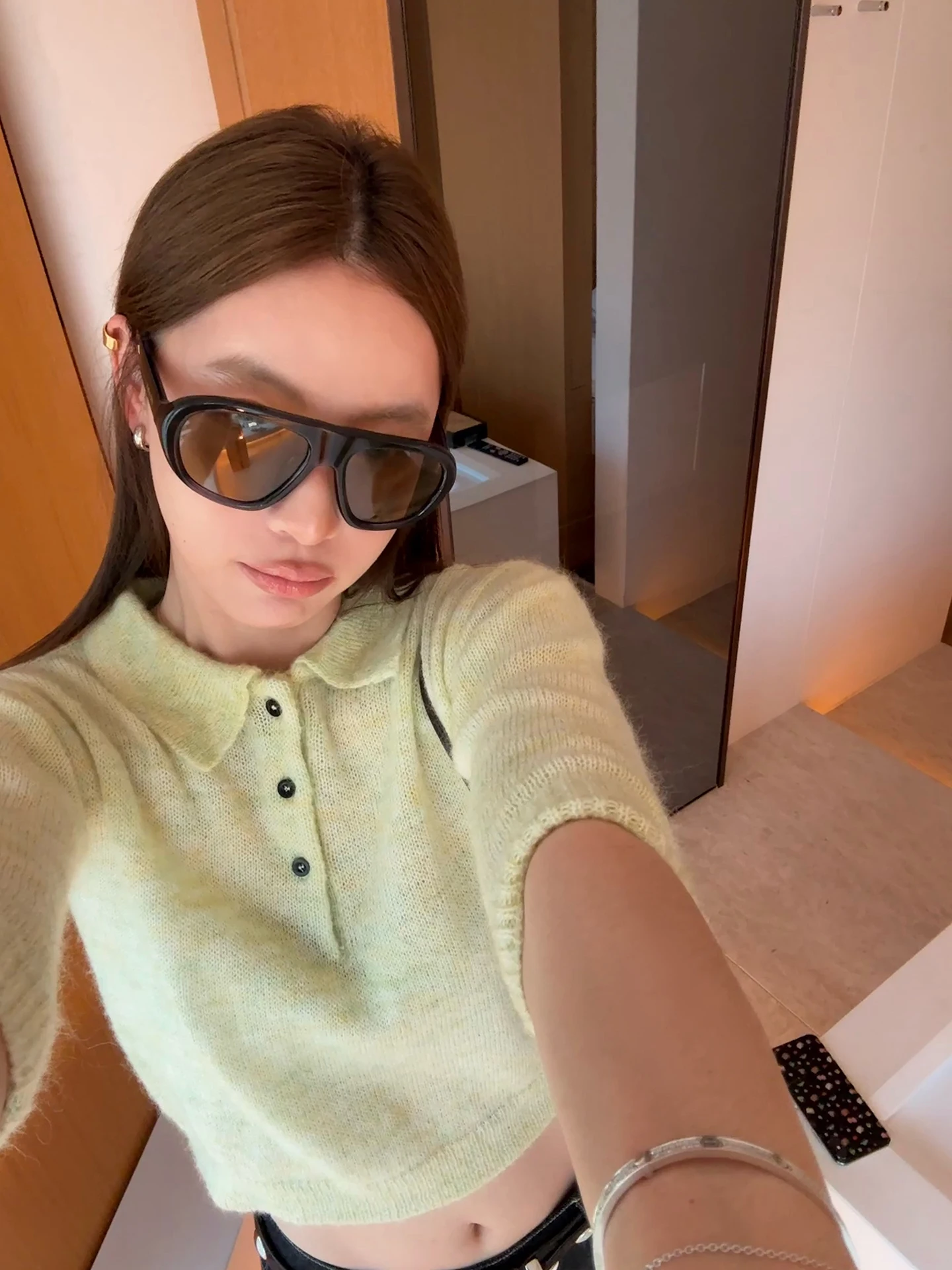 

Soft Wool Blend Knit irt Tee-quarter Sve ort Sle Women's Faion Spring Aosphere Mouton Camere Collar Top