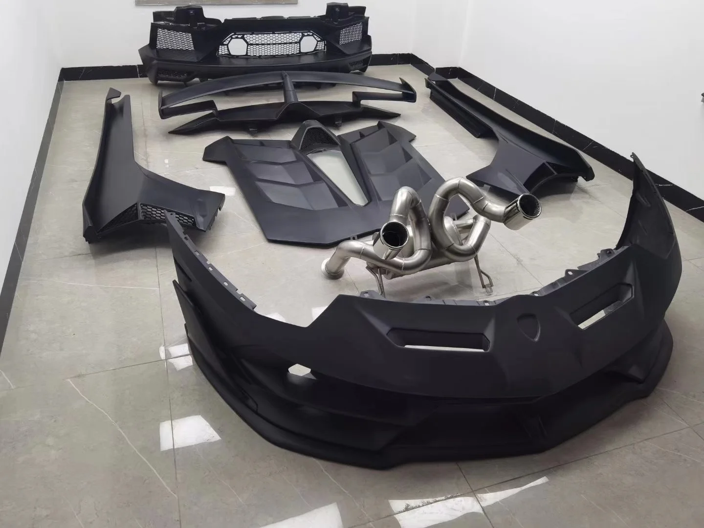SVJ Style High Quality Carbon Fiber BodyKit for Lamborghini Aventador LP700 New Plastic Front Bumper Rear Bumper