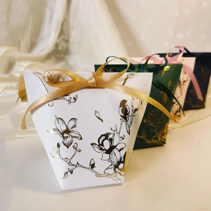 

Party Favor Boxes Bow Ribbon Small Paper Gift Bag with Gold Foil Printed Mini Candy Treat Bag for Birthday Wedding Party Holiday