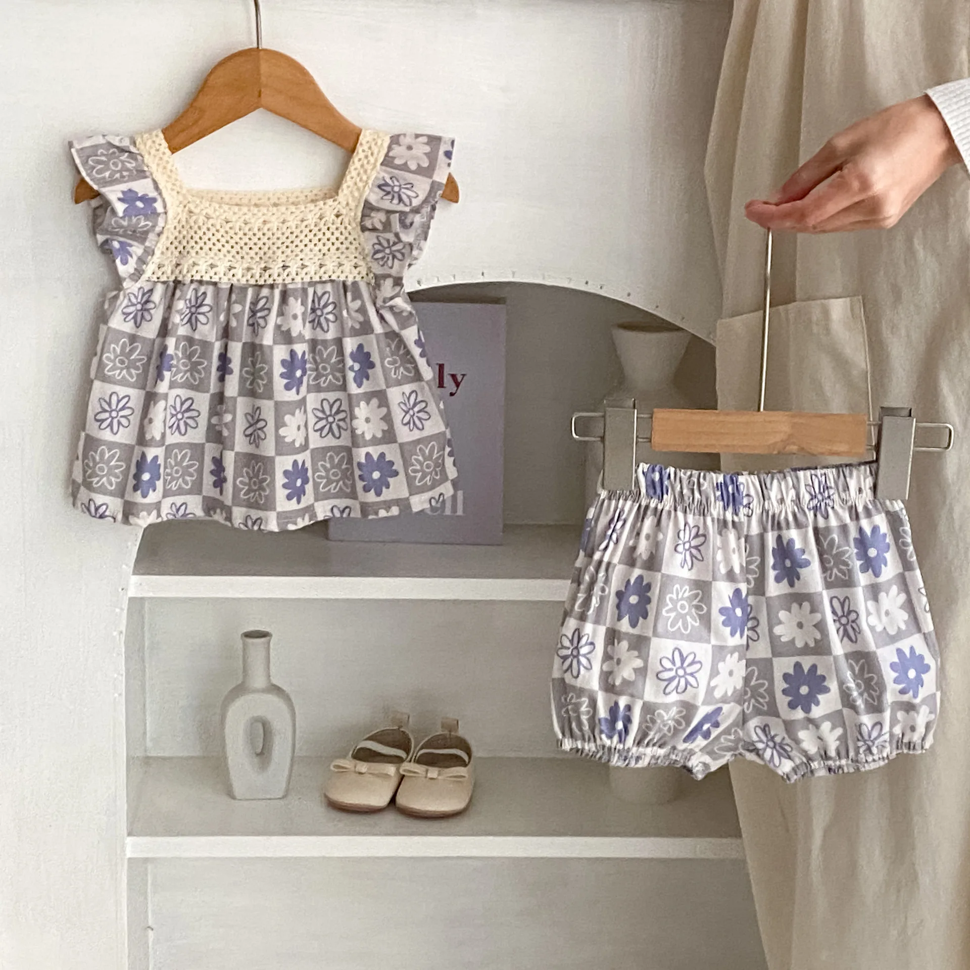 Summer New Breathable Baby Clothes Fashion Versatile Flying Sleeve Checker Set Wide Swing Top+Shorts Two Piece Set