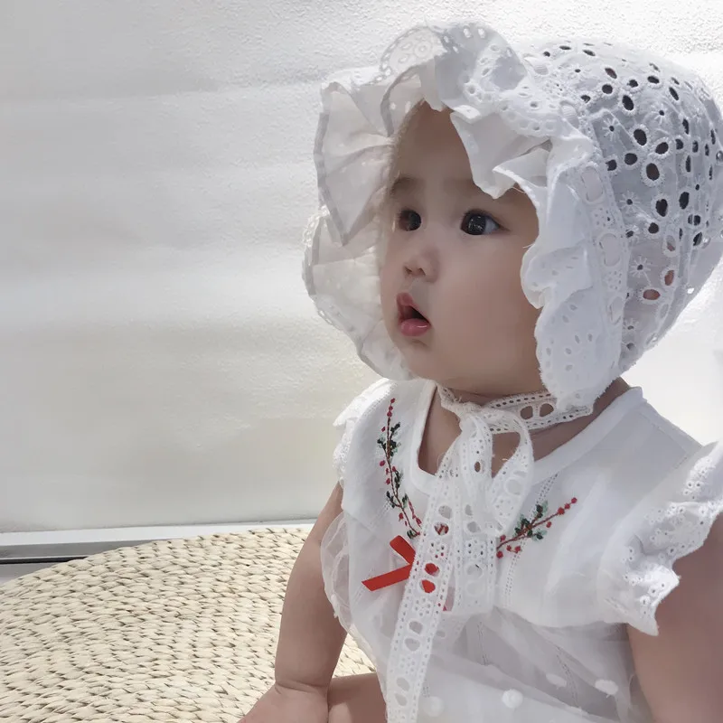 

Cekcya Baby Girls Lace Hats Korean Style Newborn Photography Props Flower Bonnet Baptism Hat Kid Princess White Cotton Caps 0-3Y