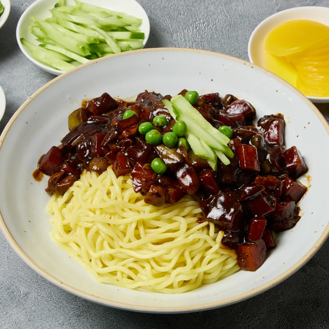 تقليد لمدة 20 عامًا، رقم. 10 تشي دان، نودلز خام قديمة الطراز، جاجانجميون (نودلز معجون الفاصوليا السوداء)