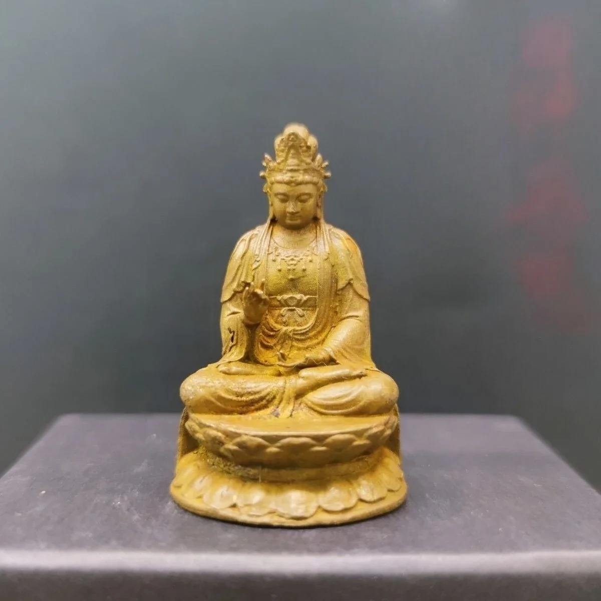 Chinese Bronze Copper Statue Hand Carved Guanyin Kwanyin Figurine