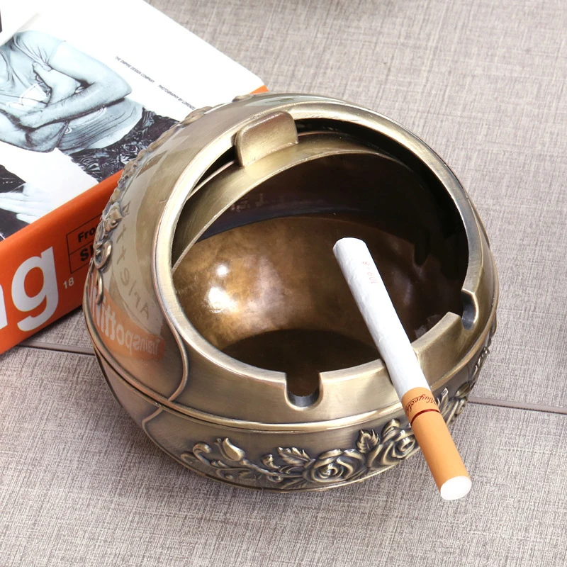 Creative Metal Ashtray Smoking Windproof Vintage Lid Ornament Vintage Cigarette Metal Decoration Portable Home Decor Ashtrays
