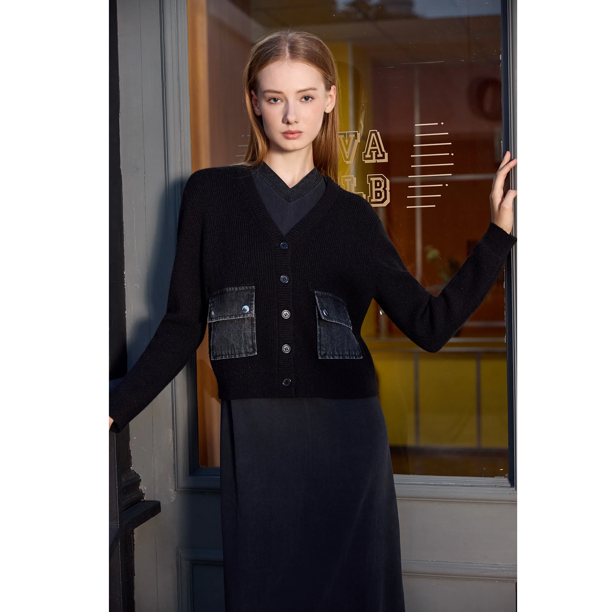 AP Dames 2026 Herfst en Winter Denim V-hals Jurk Breivest Mock Neck Modaal Shirt