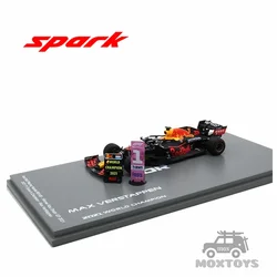 Spark 1:43 2021 F1 RB16B No.33 Max Winner Abu Dhabi w/ No.1 Board Model Car