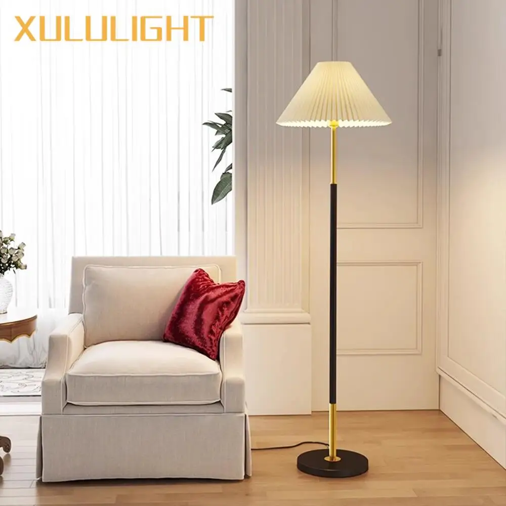 Floor Lamp Living Room Sofa Home Decorations LED Light Room Atmosphere Bedhead Desk Lamp Metal Decorating Items Lighting Lamps