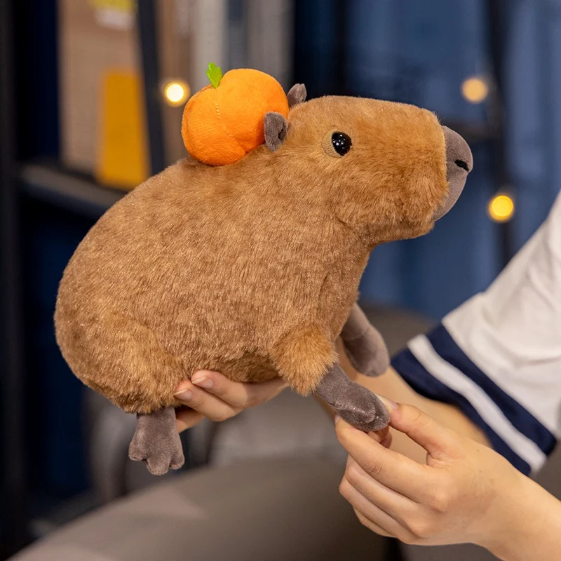 น่ารักจําลอง Capybara Plush ของเล่นตุ๊กตาเหมือนจริง Capibara Plushie สีส้มบนหัวของขวัญวันเกิด Home Office Desk Decor