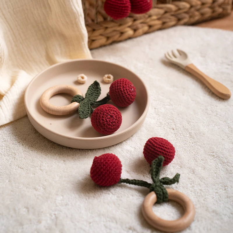 Giocattolo fatto a mano con sonaglio per frutta all'uncinetto per neonati, ragazzi, ragazze, regali, anello in legno, sonagli per ciliegie, massaggiagengive per neonati, giocattoli musicali