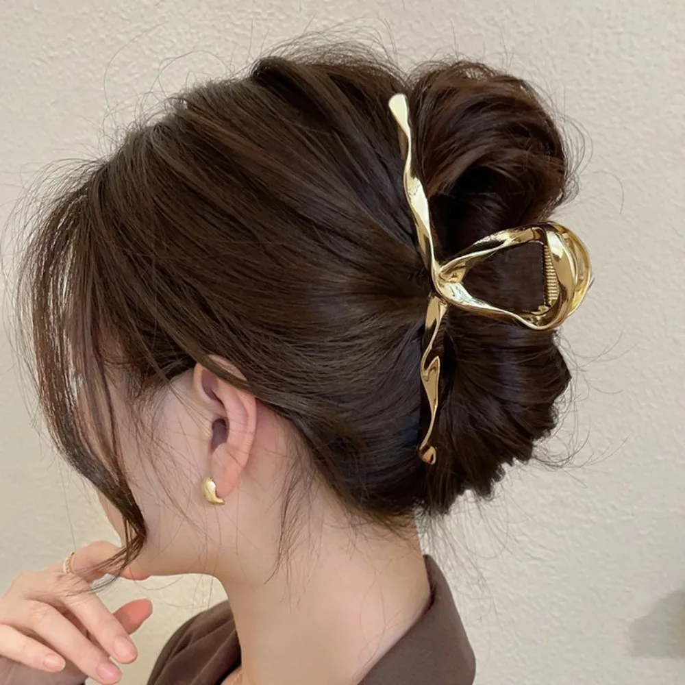 Fashion Light Luxury Metal Grab Clip Headdress Big Hairpin Shark Clip Exquisite Ponytail Holder Hair Claw Daily