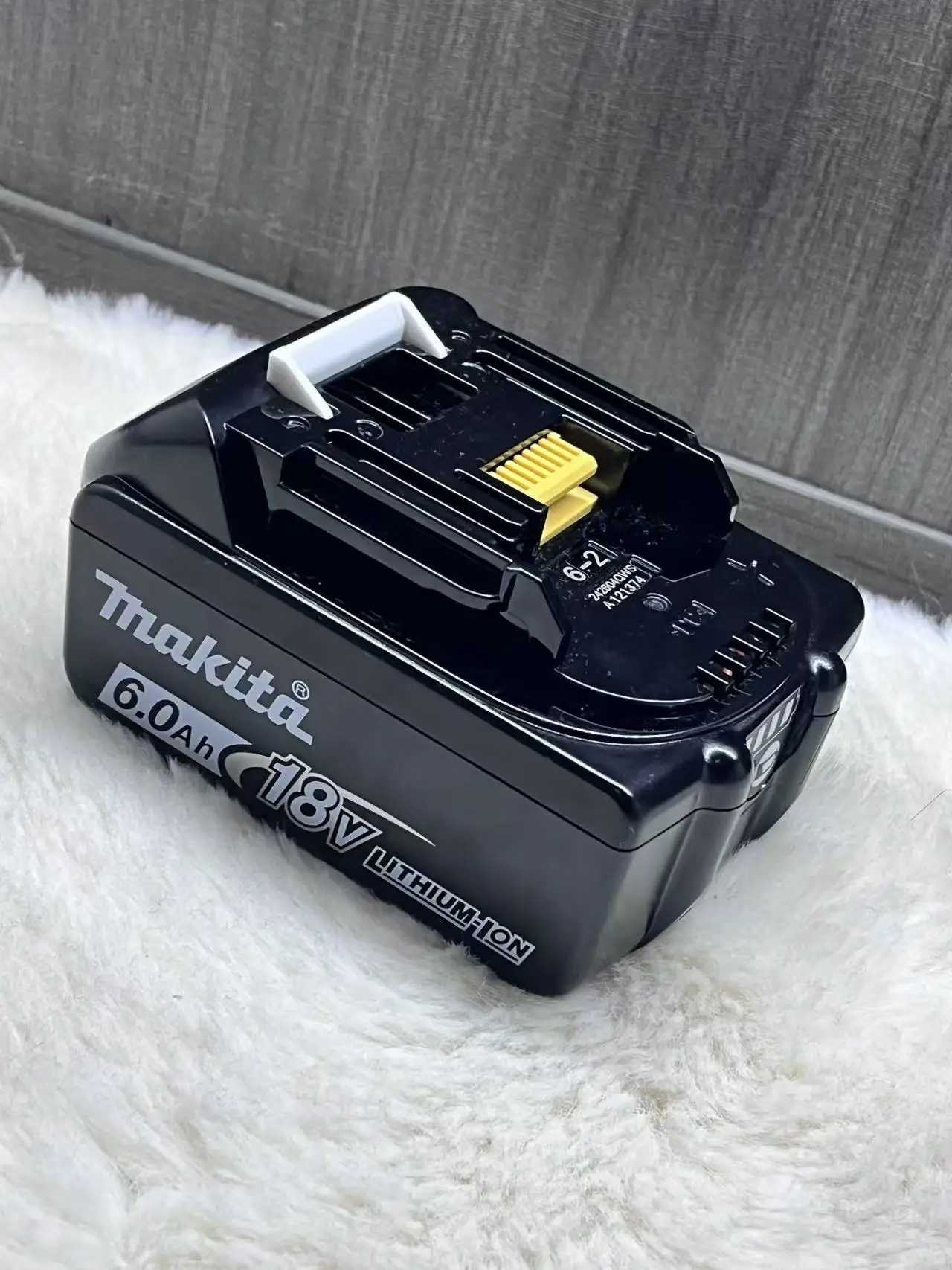 

️Authentic Makita 18V Battery Pack, 18V 6Ah Batterie Makita 18V Lithium, with LED Power Indicator, Shock Resistant Design