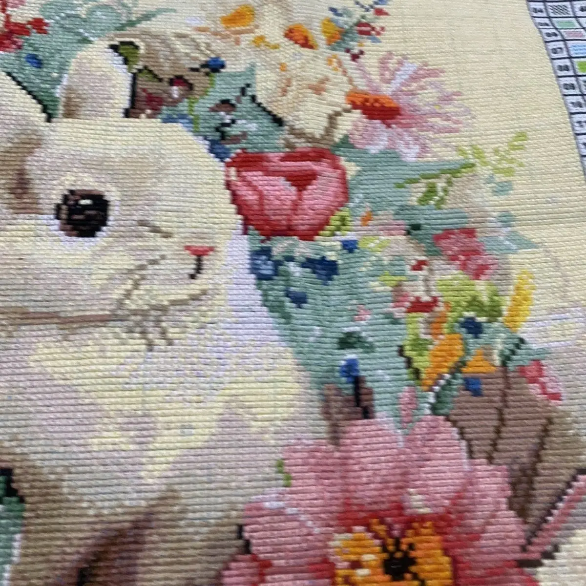 Ponto Cruz artesanal com coelhos bonitos, produtos acabados, formando um cluster de flores de 45*45cm, Clusters com flores