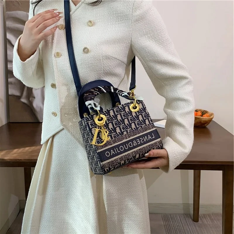 

Симпатичная женская сумка в стиле Майяра с креативным принтом, модная студенческая сумка через плечо в кампусном стиле, портативная регулируемая сумка