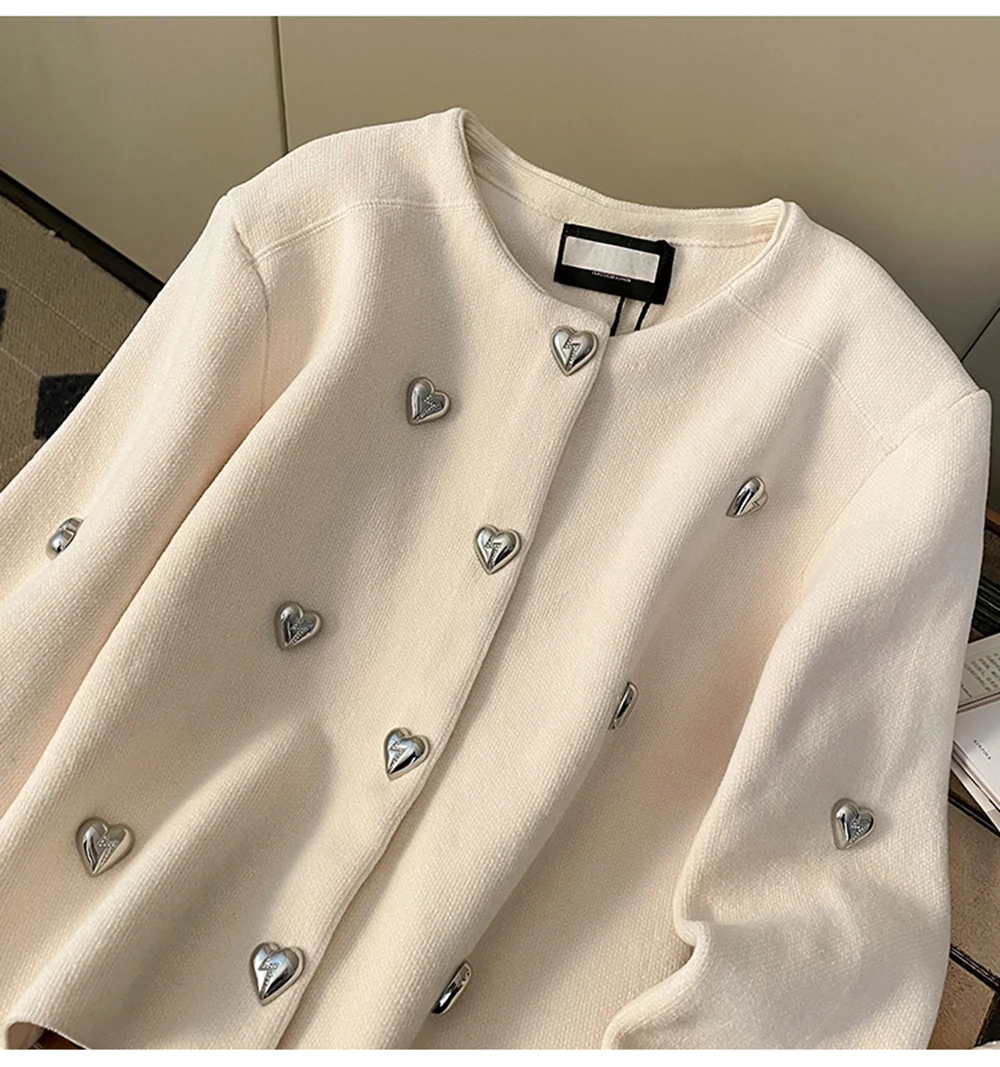 เสื้อคาร์ดิแกนสไตล์เกาหลีสำหรับผู้หญิง ตกแต่งรูปหัวใจ กระดุมแถวเดียว ตัดสีสัน ชิค สั้น ทันสมัย เสื้อนอกสำหรับฤดูใบไม้ผลิ รุ่นใหม่