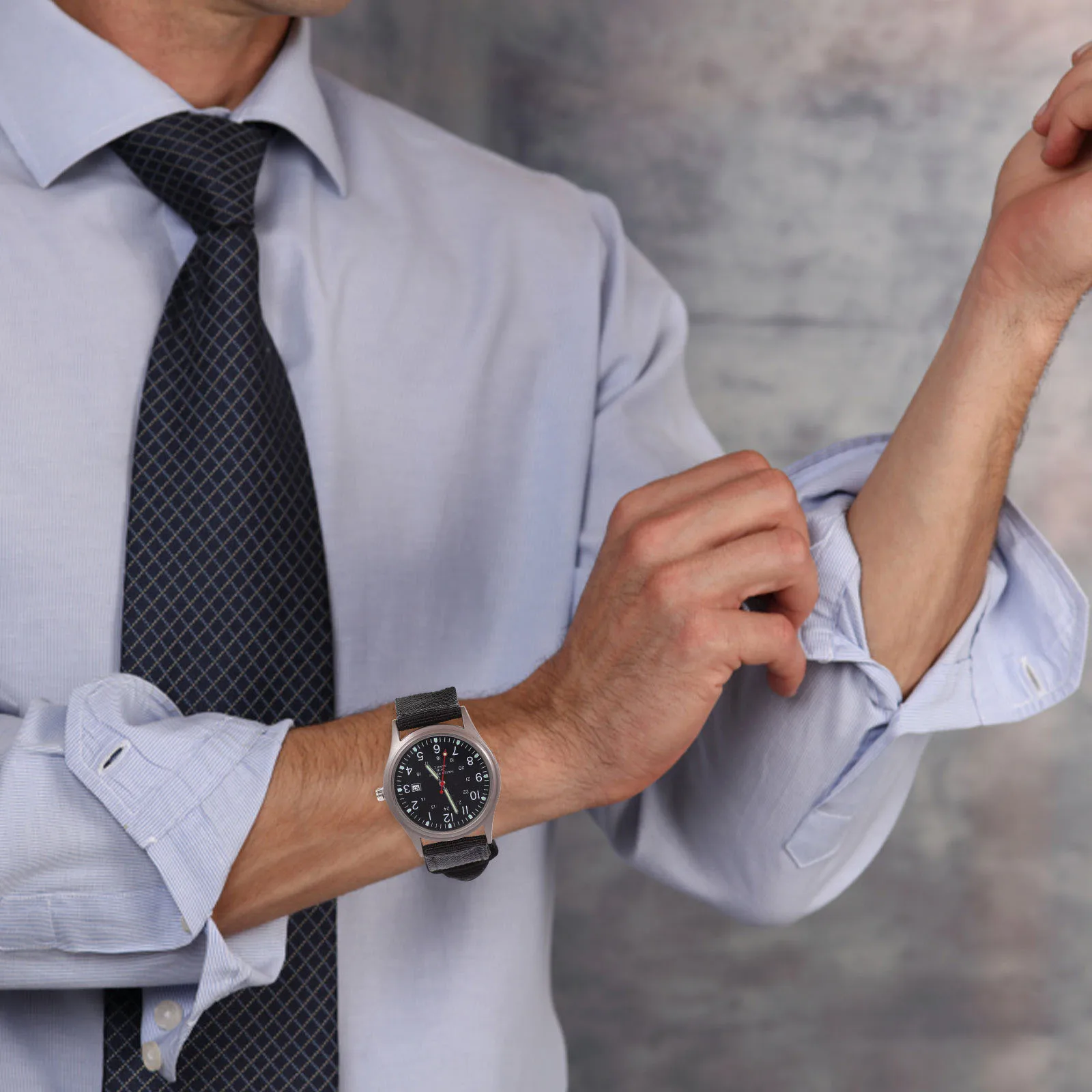 

1Pcs Fashion Men's Wristwatch Luminous Green Dial Military Inspired Quartz Movement Calendar Window Comfortable Canvas Strap