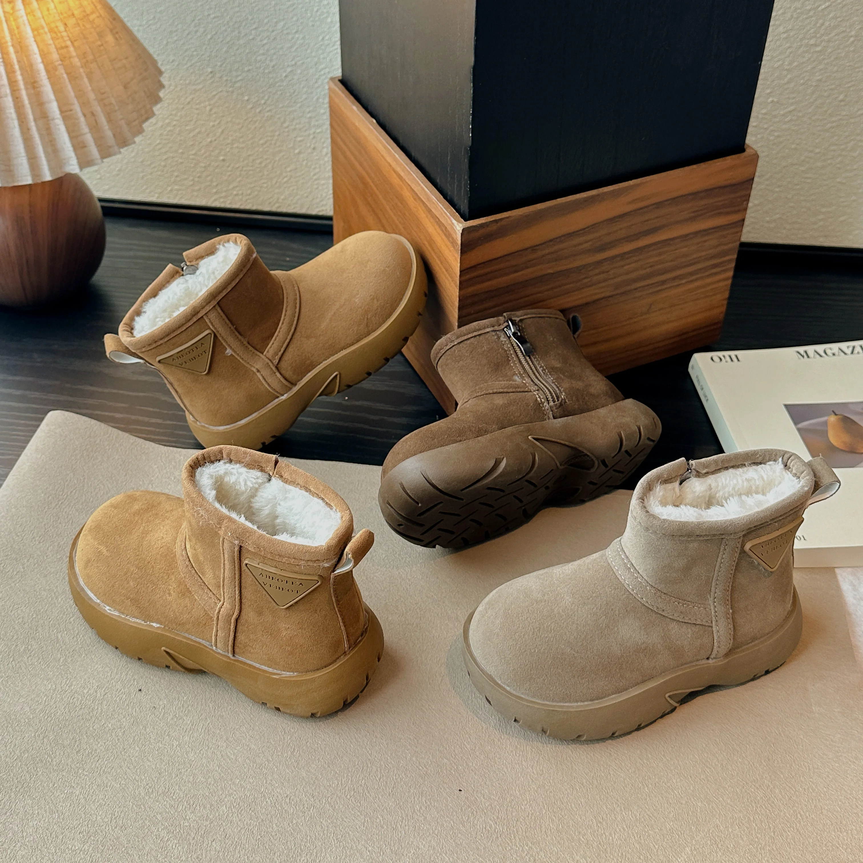 

Children's snow boots, winter girls' cotton boots with fleece and thickened, boys' big cotton shoes, waterproof snow boots