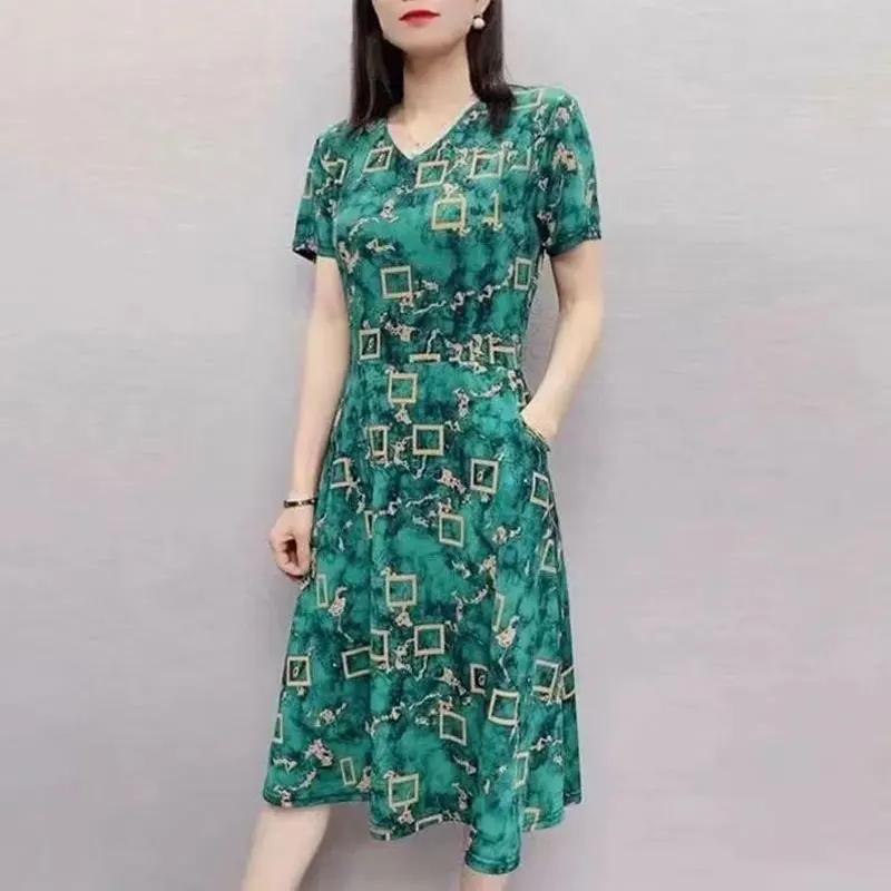 

Summer Loose Vintage Geometric Printed Dresses V-Neck Elegant A-Line Fashion Short Sleeve Women's Clothing Commute Midi Dress