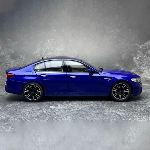 Original Diecast Legering 1/18 Skala 2018 M5 F90 Sedan Bilmodell Vuxen Klassisk Kollektion Statisk Display Pojke Leksak 8 best sales M5 pressgjuten - №6