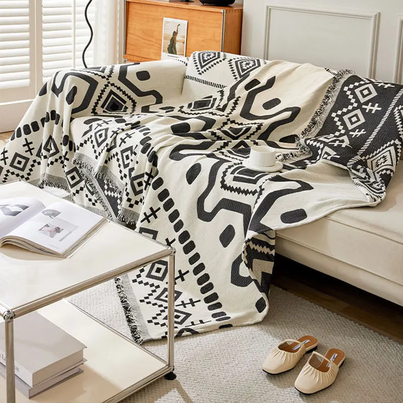 Classic Grid Patterned Sofa Towel, Pet Friendly Dust-proof Sofa Cover, Can Enhance The Ethnic Charm of The Space
