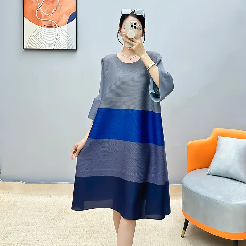 

Miyake Pleated Dress Women's 2024 Spring New Fashion Printed Loose Round Neck Bell Sleeves Spliced Mid-length Skirt
