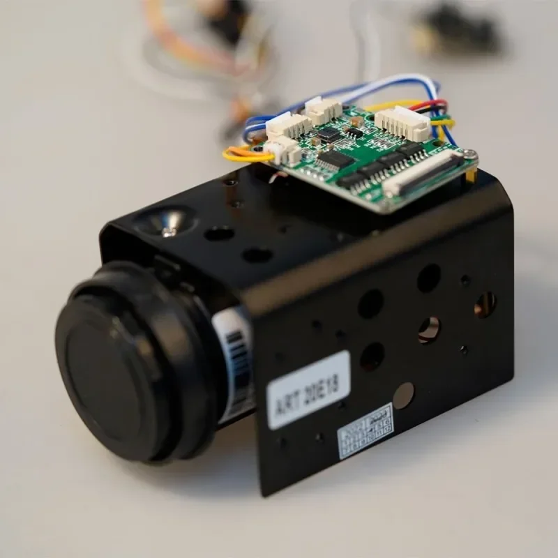 

Foxeer 30x Zoom 700TVL CMOS PWM Controll CVBS for RC Quadcopter Airplane