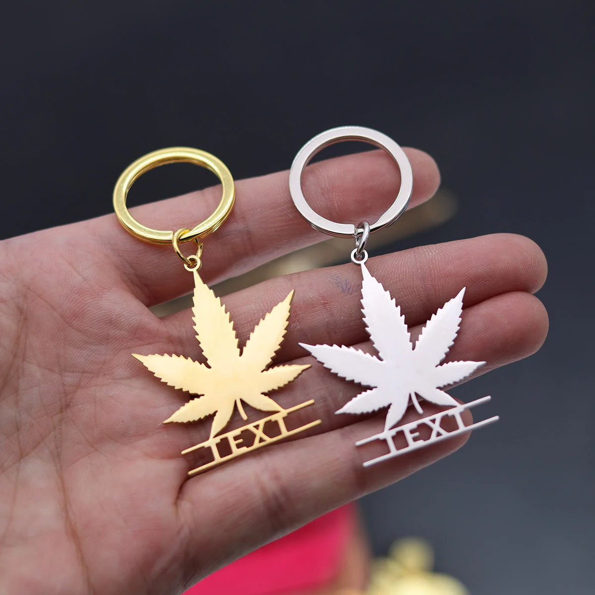 QIAMNI West Coast Hemp Maple Leaf Keychains Custom Stainless Steel Engraved Letters Key Chain Decoration Hiphop Keyring Gifts