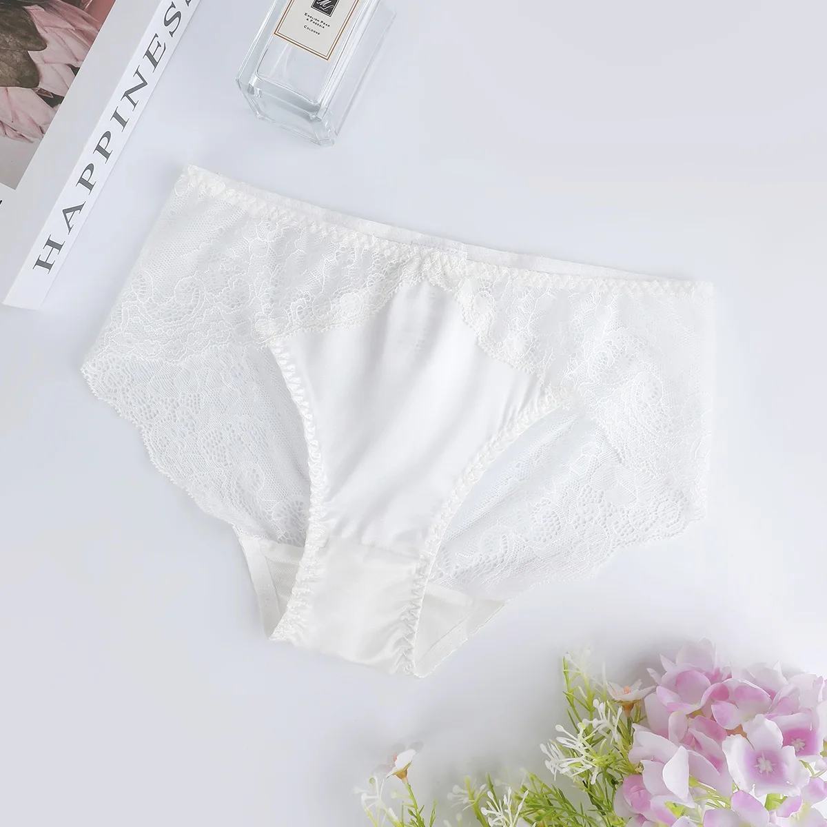 1PCS Women's 100% Mulberry Silk Seamless Panties Ladies French Style Lace Patchwork Sexy Panties Breathable Women Panties