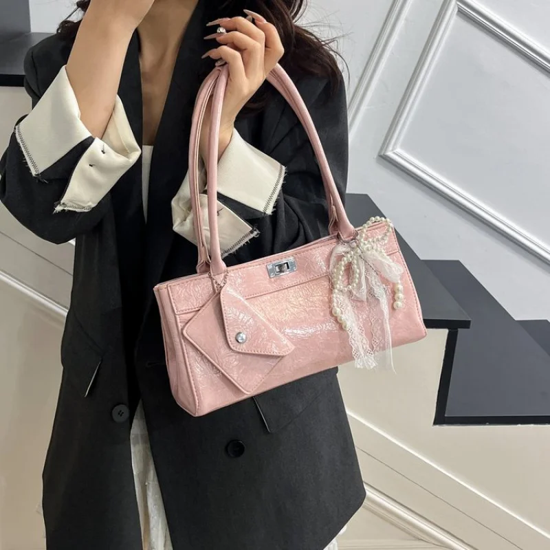 

High-End Ladies Tote Bag Made Of Premium Leather Featuring High-End Paris Elegant Vintage Lightweight Soft Commuter Look​