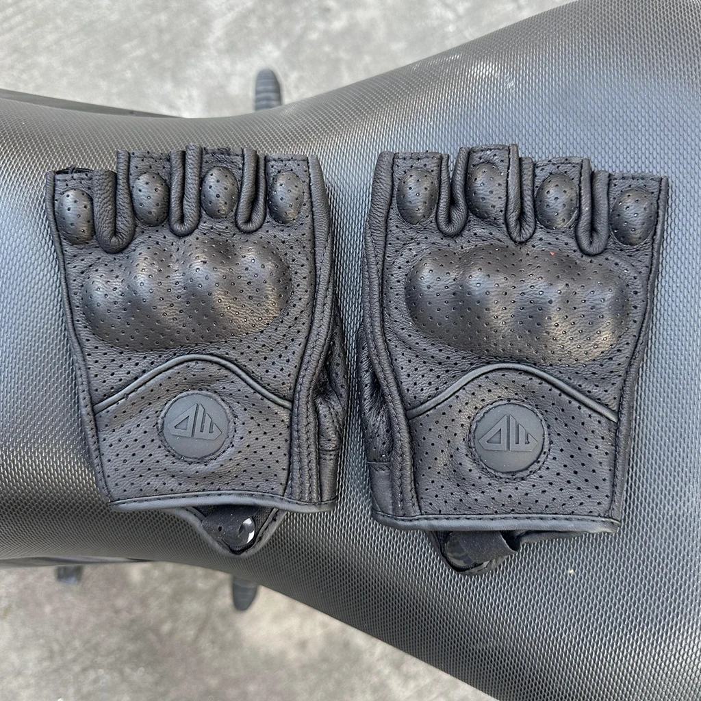Thumbnail 3 - #86 Best Motorcycle Riding Gloves to Buy In 2026