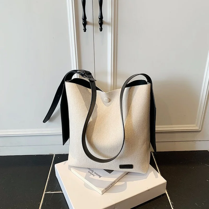 

Уникальная винтажная модная женская сумка с ремешком через плечо из кожи и однотонным шармом