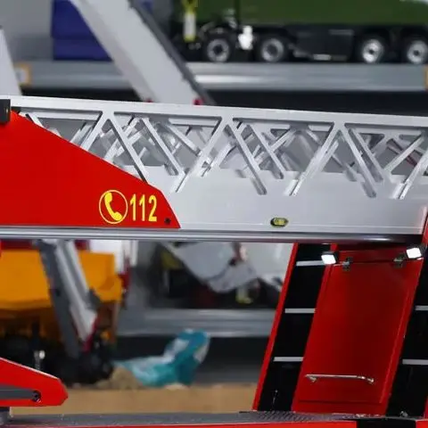 

Новая радиоуправляемая пожарная машина 1/14 4x2 с подсветкой и звуком, окрашенная, собранная, модель-игрушка, подарок